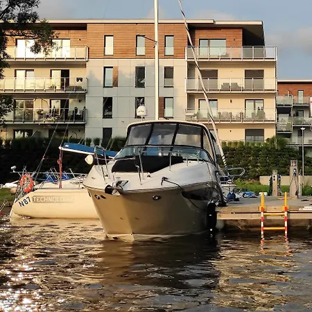Marina Waterfront - Widok Na Jeziorak Lägenhet *