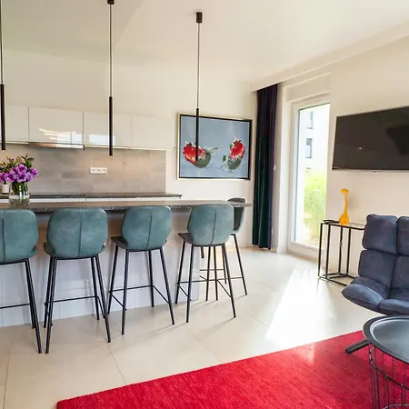 Marina Waterfront - Widok Na Jeziorak Lägenhet *